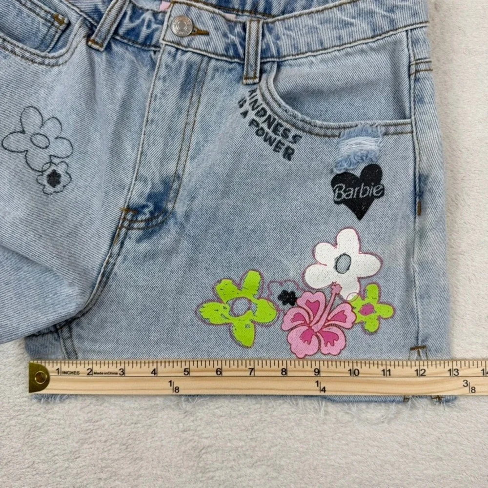 Forever 21 x Barbie Light Wash Distressed Graphic Denim‎ Shorts Womens 28 NEW